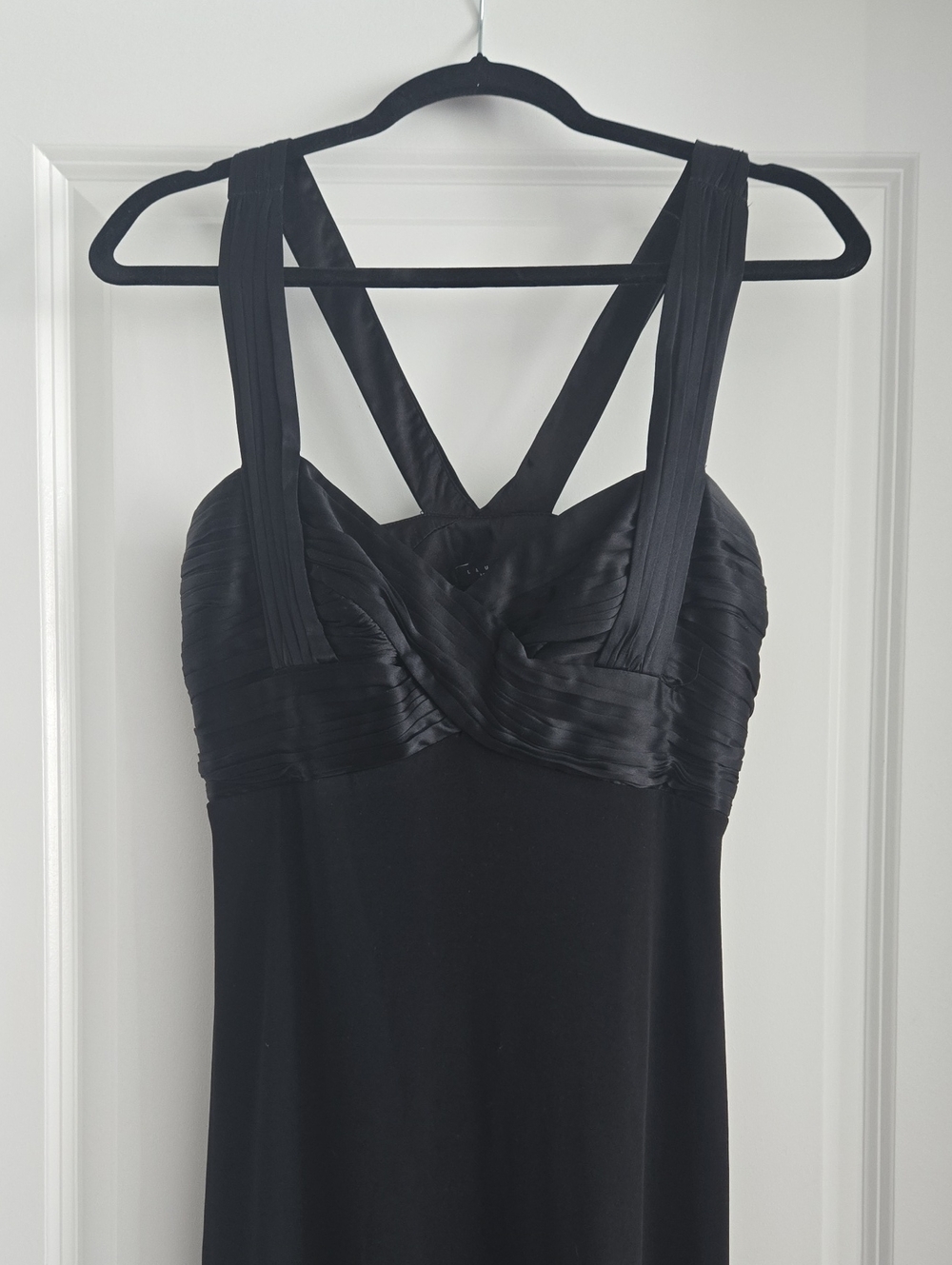 Women’s Black Satin-Detail dress